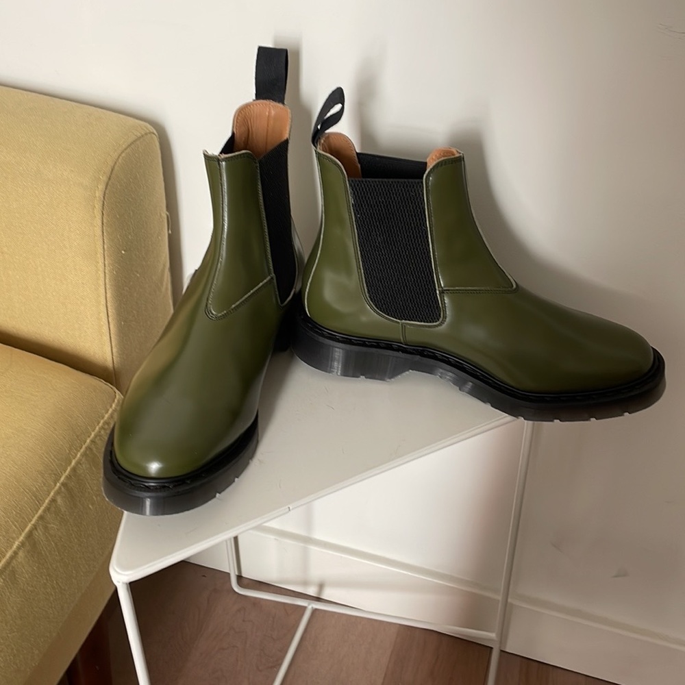 NWT Green Chelsea Boots, sz 9